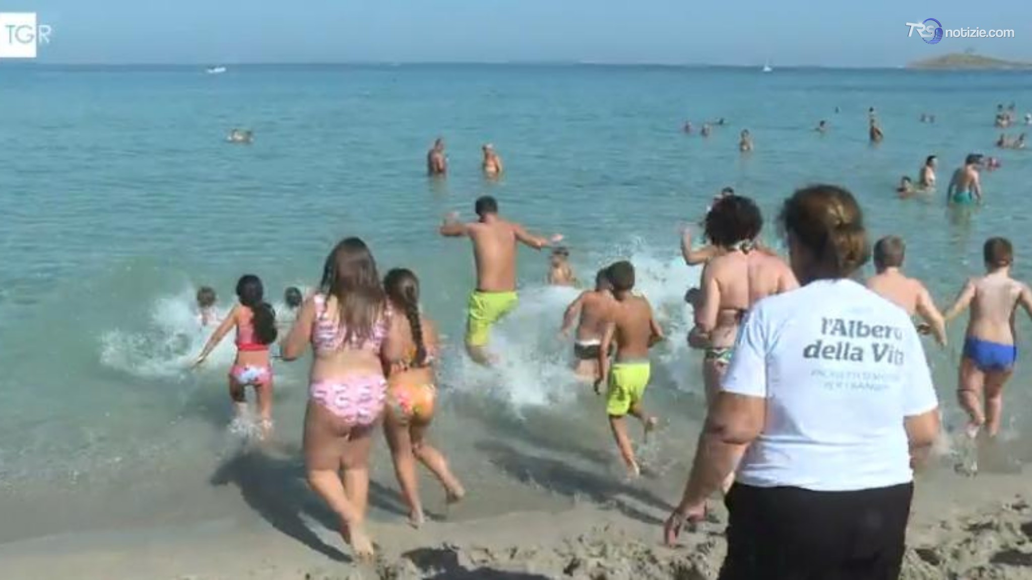 A mare con i carabinieri, l'iniziativa per i bambini del quartiere Zen