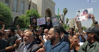 Siria, condannato a morte l'ex presidente Assad. Esultanza fuori dal Tribunale