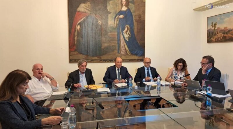 Incendi, dichiarato lo stato di crisi ed emergenza regionale
