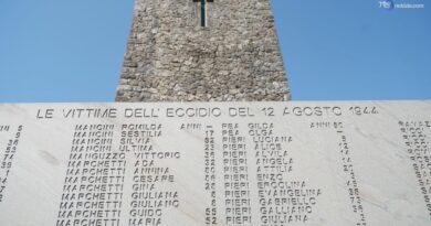 Stazzema, Mattarella: "Sui nostri giorni sono tornate guerre e volontà di dominio"