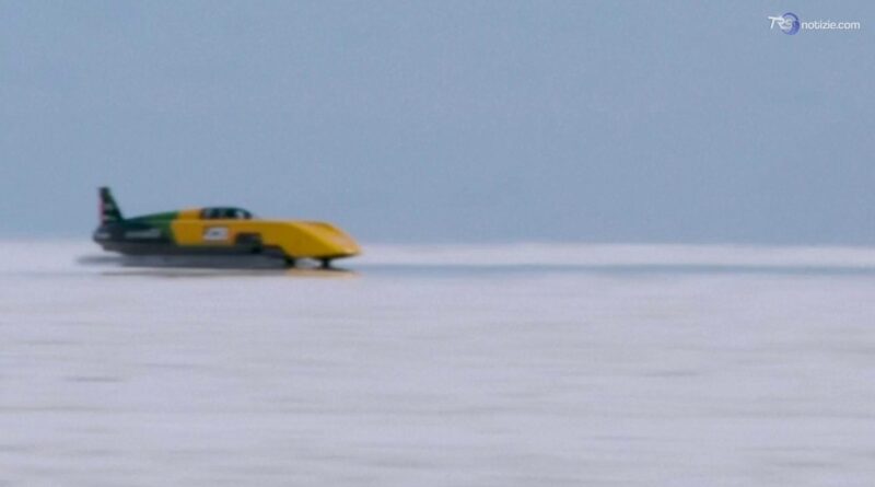 A 650 all'ora nel deserto dello Utah: nuovo record di velocità per un'auto a idrogeno