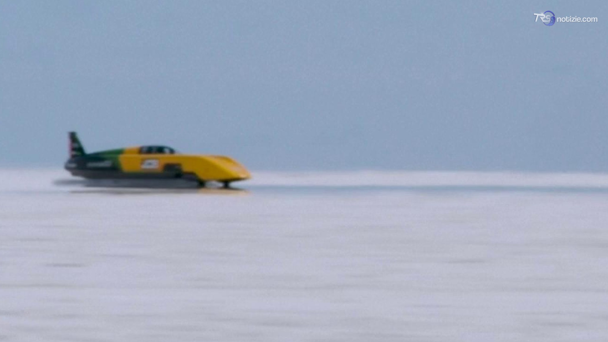 A 650 all'ora nel deserto dello Utah: nuovo record di velocità per un'auto a idrogeno