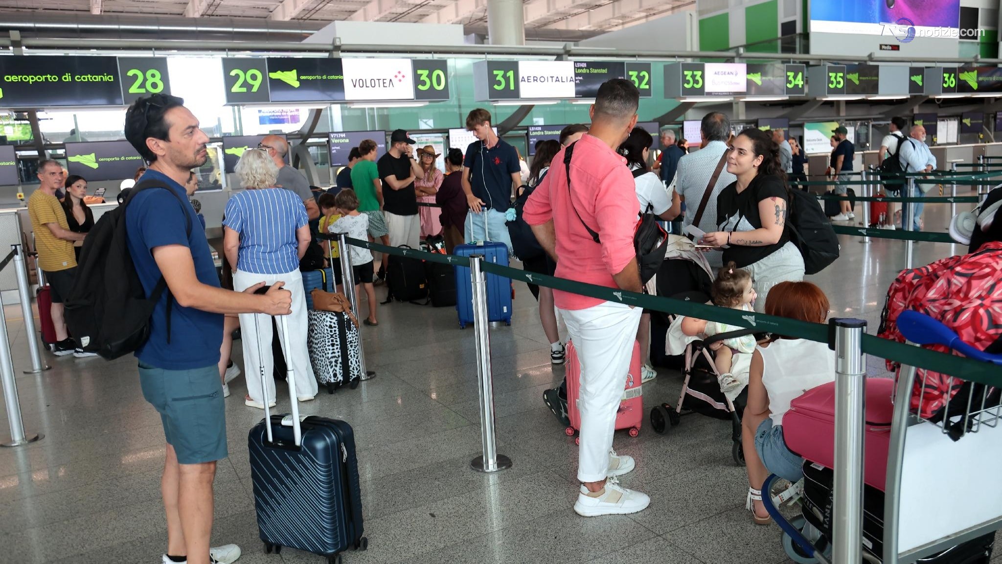 Etna, a Catania ripartono i voli