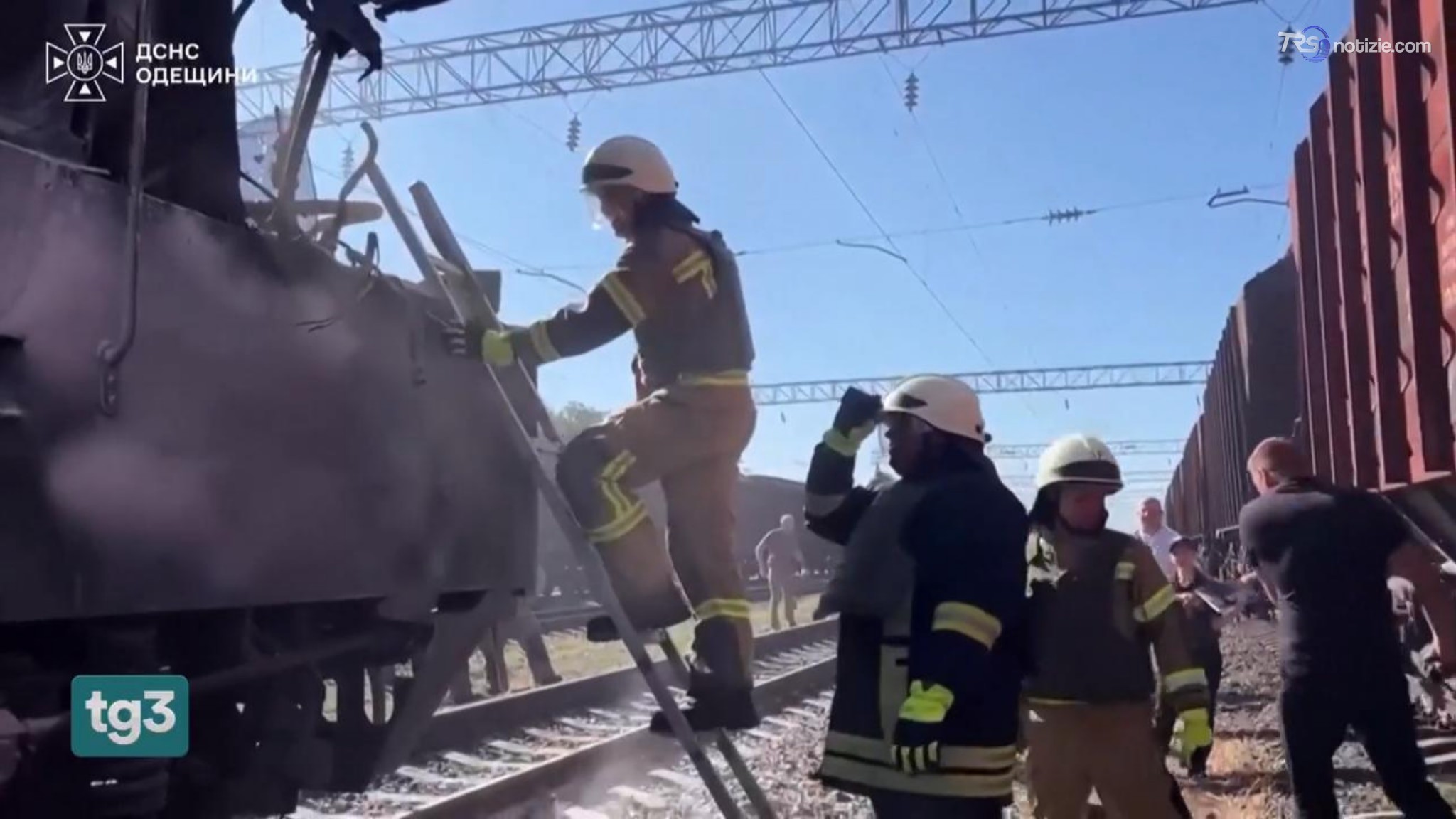 Ucraina: agguato russo su treno passeggeri. Pacifico, Putin visita le isole Curili: ira di Tokyo