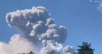 Cenere, fissata per le 14 la riapertura di Fontanarossa, ma l'Etna non molla - VIDEO