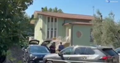 Uccide la moglie a coltellate e poi tenta di togliersi la vita: tragedia di Ferragosto nel Sannio