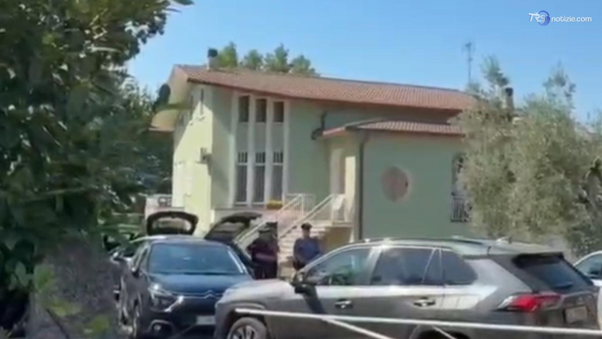 Uccide la moglie a coltellate e poi tenta di togliersi la vita: tragedia di Ferragosto nel Sannio