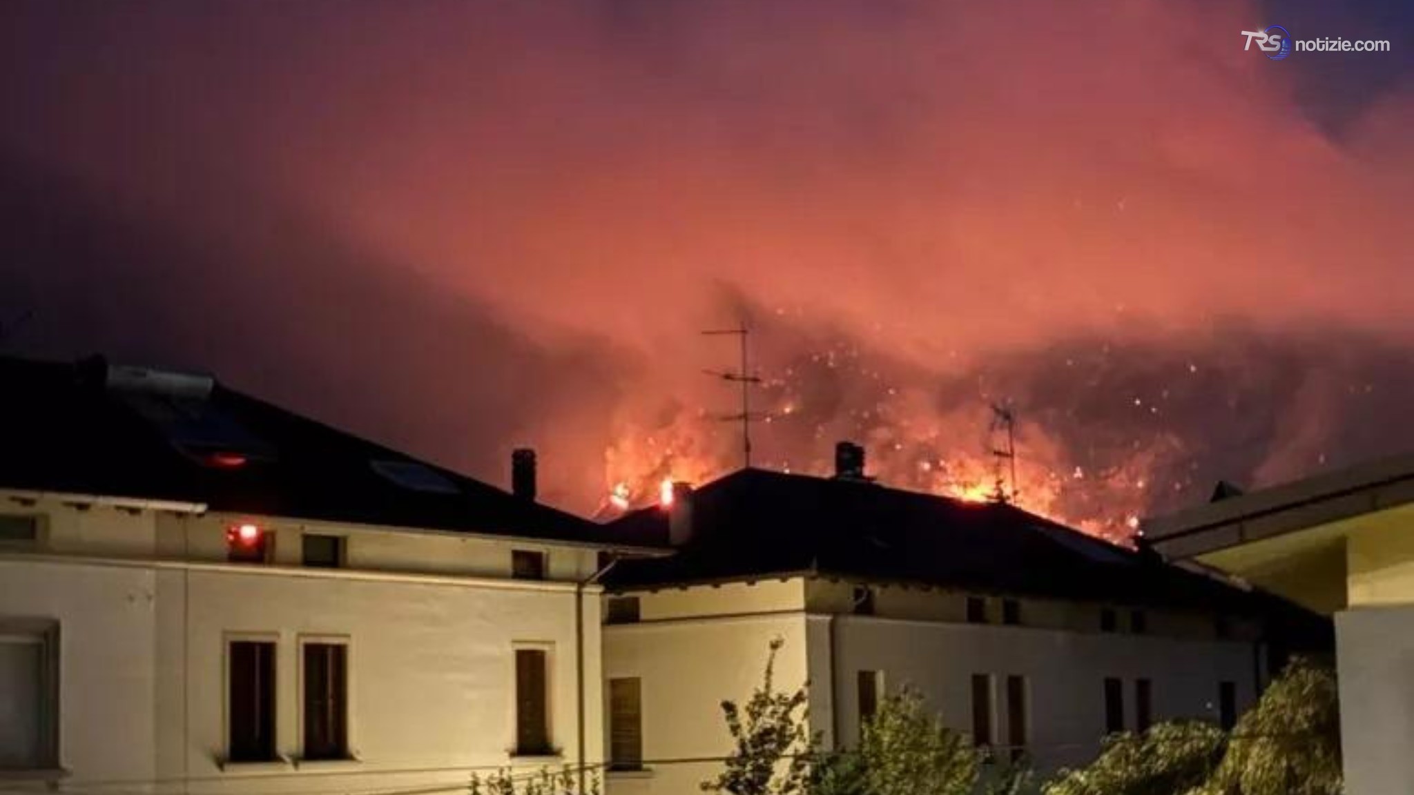 Incendi in Carnia, spegnimento ancora in corso dopo una settimana di fiamme