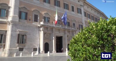 Migranti, caro vita e servizio pubblico: si accende lo scontro tra governo e opposizioni