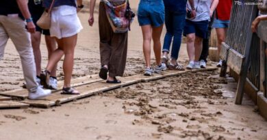 La pioggia sorprende piazza del Campo: il Palio di Siena rinviato di un giorno