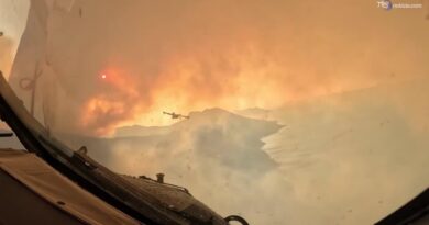 Croazia, l’inferno di fuoco visto dal Canadair in azione contro gli incendi in Dalmazia