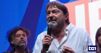 Pubblicati gli stipendi dei giornalisti di Report, gli inviati: "Cifre false, denunceremo"