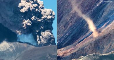Etna, ancora cenere dal cratere e un vortice di polvere sul fianco del vulcano
