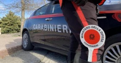 Aggredisce moglie e figlia a martellate, arrestato 55enne in Brianza