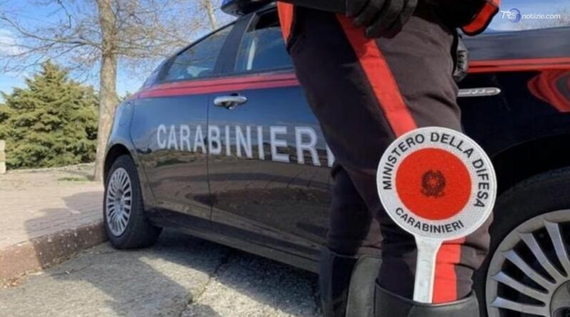 Aggredisce moglie e figlia a martellate, arrestato 55enne in Brianza