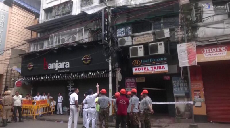 In fiamme un albergo a Calcutta: almeno 9 i morti. Evacuate circa 80 persone