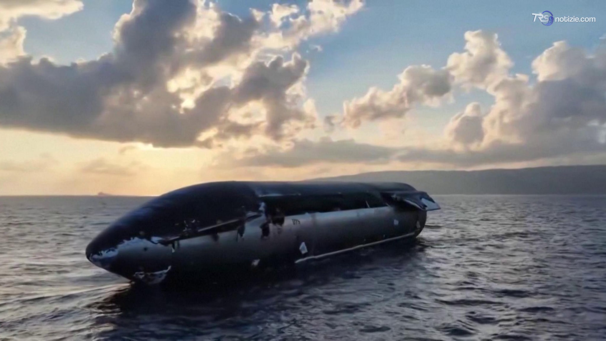 Starship galleggia nell'Oceano Indiano: le immagini del recupero del razzo SpaceX
