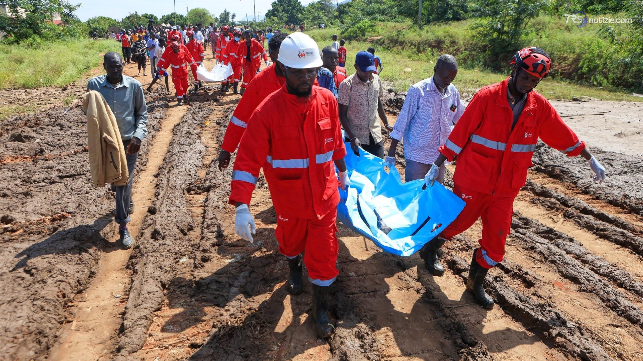 Kenya, cade elicottero: italiano tra morti