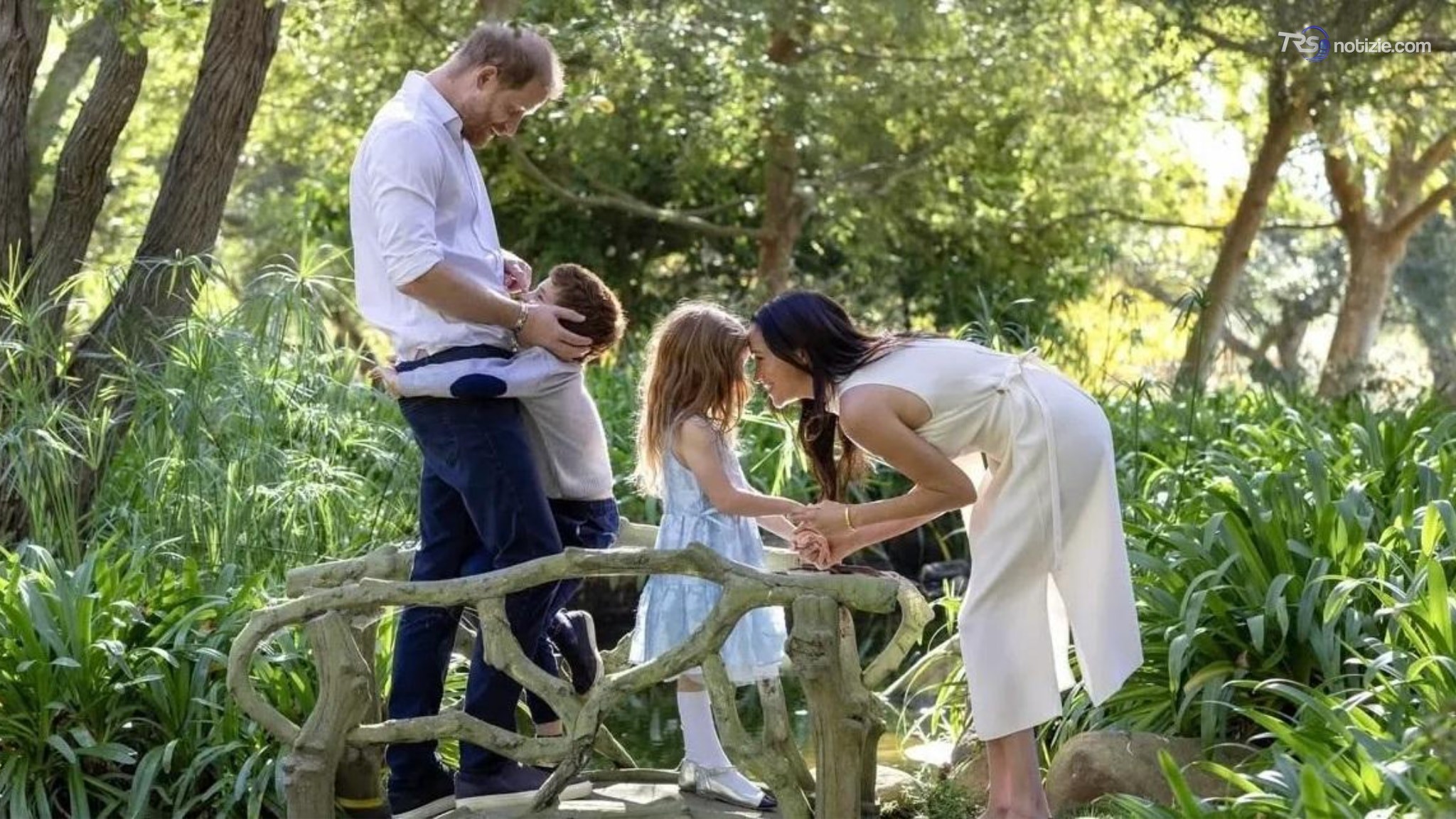 Harry e Meghan tornano nel Regno Unito: tra Carlo III, figli e ombre sul sogno americano