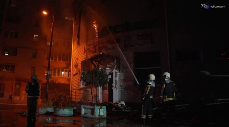 Offensiva aerea russa su Kiev, colpito anche ospedale pediatrico, diversi morti