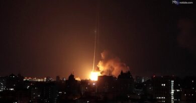L'arrivo in diretta del missile balistico russo mentre incendia lo skyline di Kiev: l'esplosione