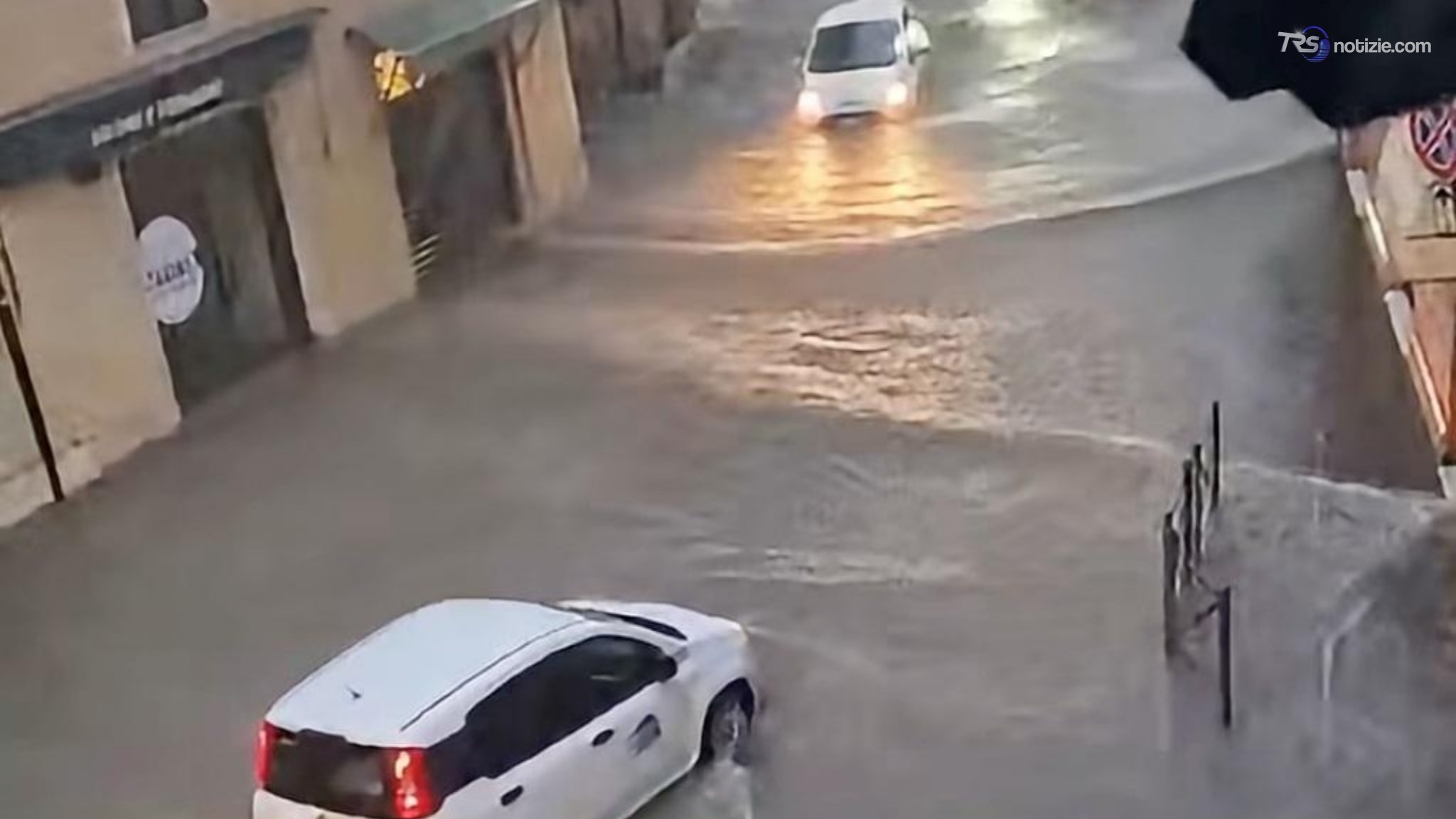 Allerta gialla, a Genova primi interventi dei vigili del fuoco