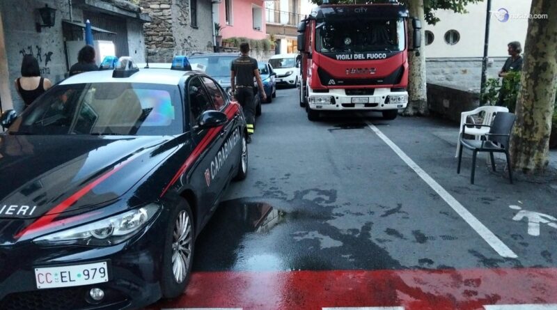 Spara alla compagna e scappa ancora armato, fermato l'uomo. La pistola era ad aria compressa
