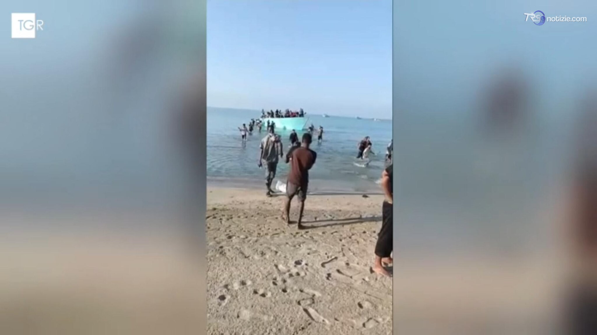 Sbarco di migranti sulla spiaggia di Portopalo di Capo Passero