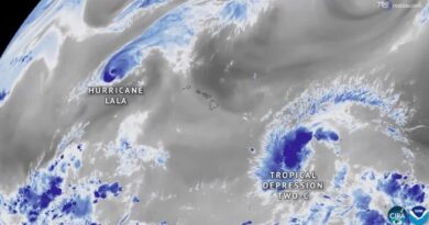 Tempesta sul Pacifico, mulinelli blu si muovono vorticosamente: immagini satellitari