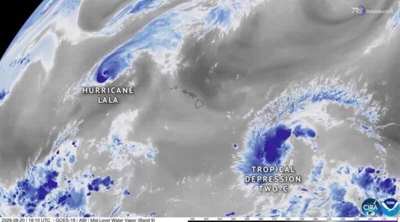 Tempesta sul Pacifico, mulinelli blu si muovono vorticosamente: immagini satellitari