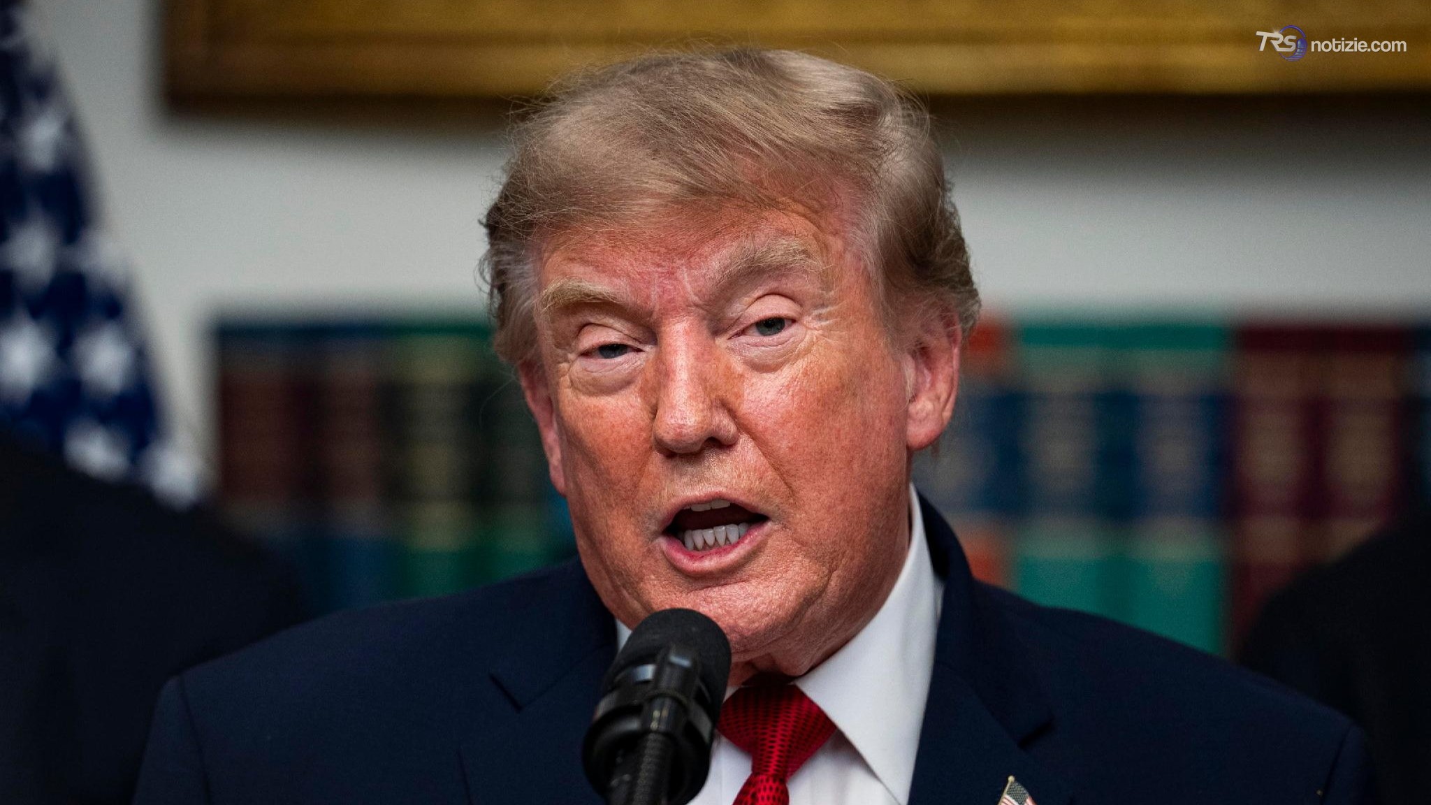 Financial Times: Trump sospende le richieste di visto per immigrati in tutto il mondo