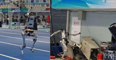 Robot corre impazzito ai Giochi di Pechino: sbanda poi finisce fuori pista