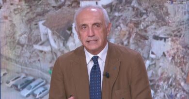 Terremoto Amatrice. Portavoce Vigili del Fuoco: "Scossa fortissima, nella prima foto la distruzione"
