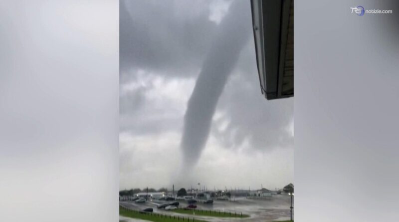 New York, la tromba marina diventa un tornado: le immagini del grande vortice a Long Island