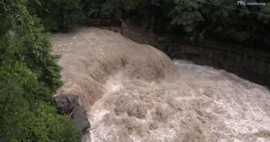 Maltempo in Toscana: il torrente Bagnone raggiunge il livello massimo
