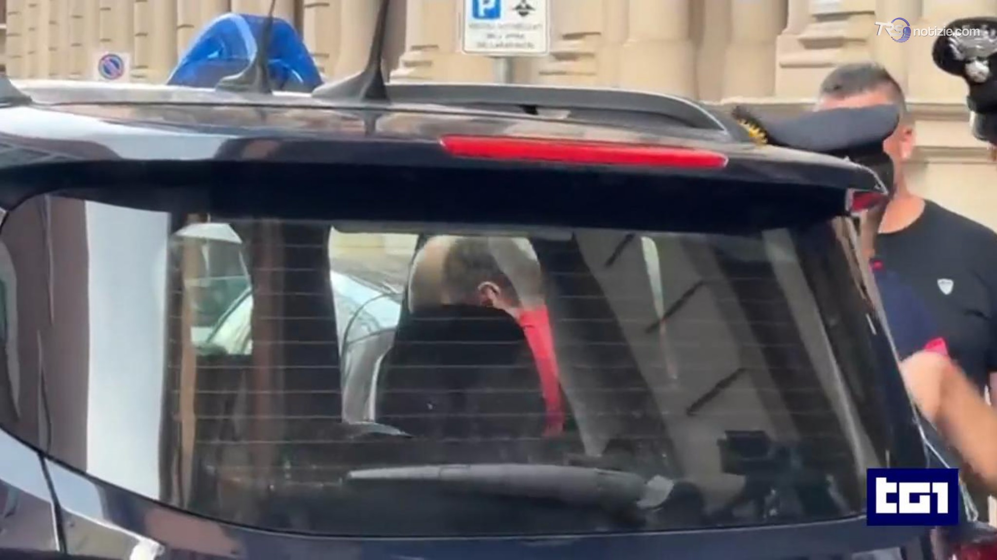 Donna trovata morta in casa, il figlio confessa: "Ho ucciso mia madre"