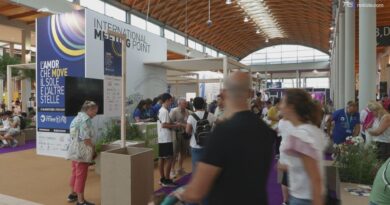 Meeting di Rimini: trepidazione e speranza per l'arrivo di Leone XIV