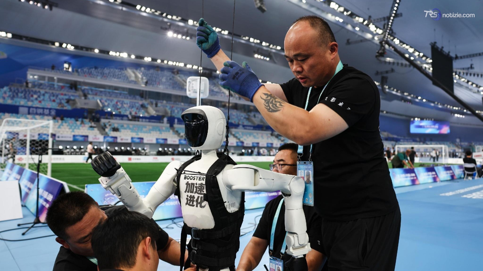 Robot cinese corre i 100 metri in 9'32": battuto il record di Bolt