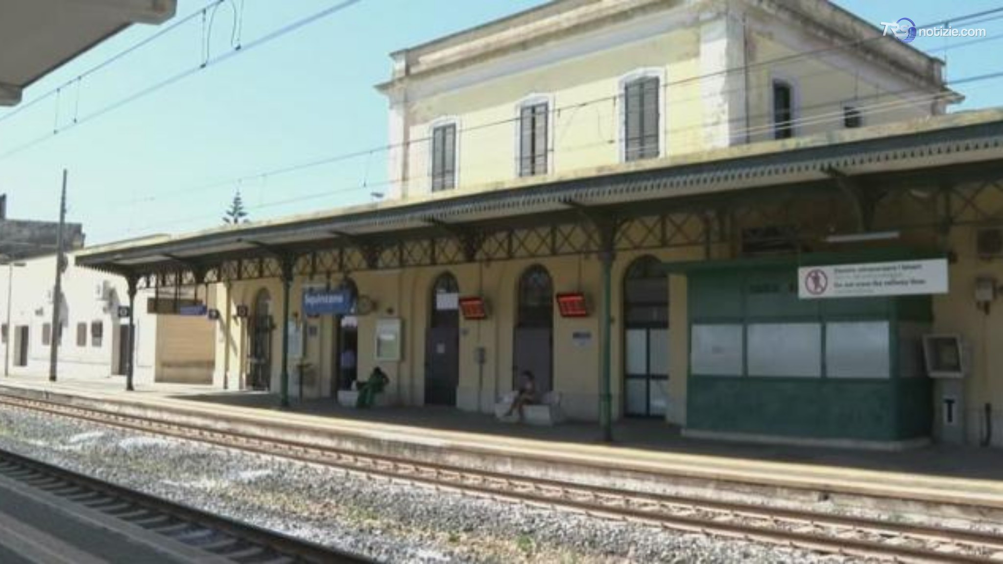 Squinzano, 17enne muore investita da un treno