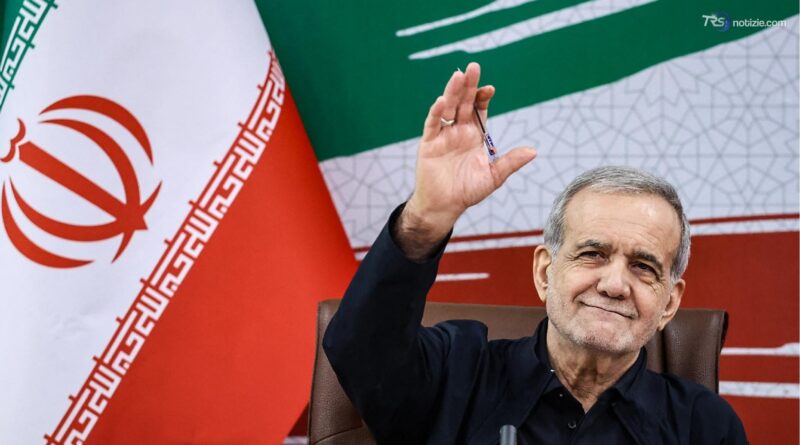 Teheran: "Gli Stati Uniti sono disperati, Hormuz resta chiuso"