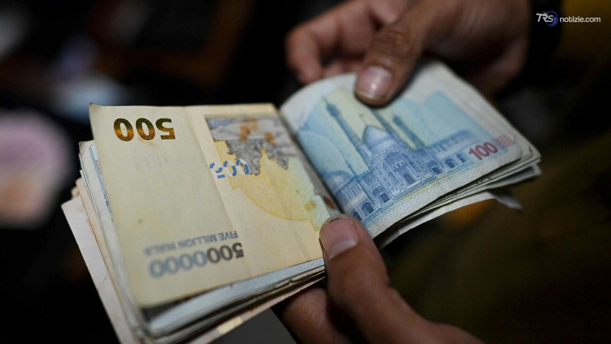 Nuove sanzioni USA contro l'Iran: "Colpiremo chi aiuta Teheran, la Cina non è esclusa"