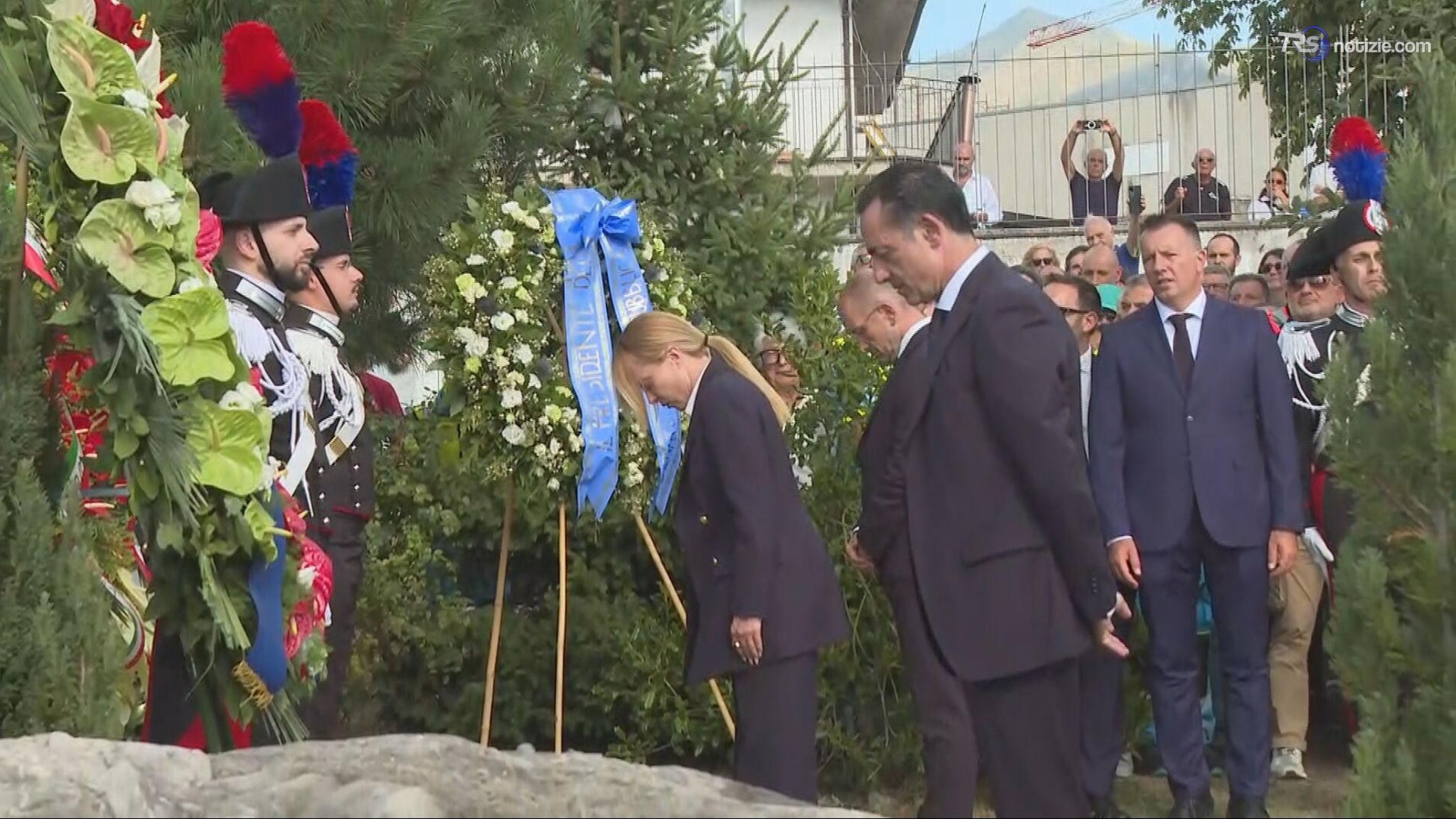 Meloni ad Amatrice per il ricordo del sisma, depone una corona di alloro al Monumento alle vittime