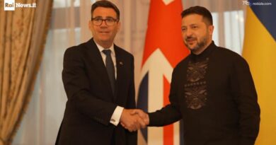 Il neo premier britannico Burnham ricevuto da Zelensky a Kiev