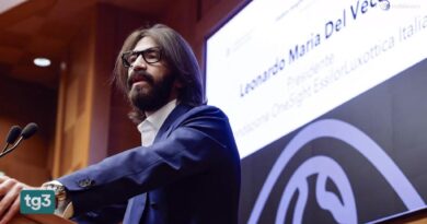 Leonardo Maria Del Vecchio lascia incarichi in EssilorLuxottica: "Gestione azienda impersonale"