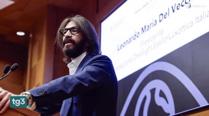 Leonardo Maria Del Vecchio lascia incarichi in EssilorLuxottica: "Gestione azienda impersonale"