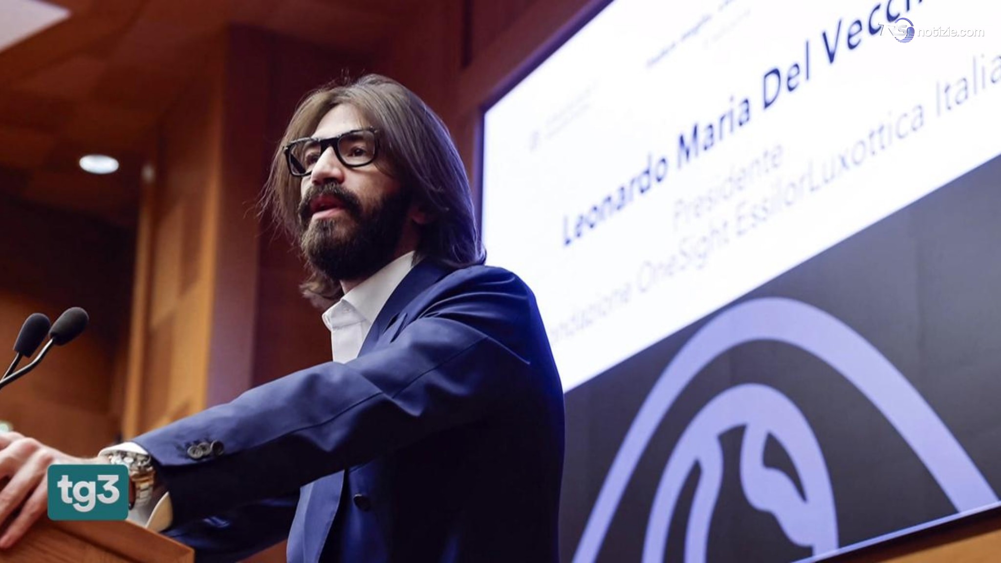 Leonardo Maria Del Vecchio lascia incarichi in EssilorLuxottica: "Gestione azienda impersonale"