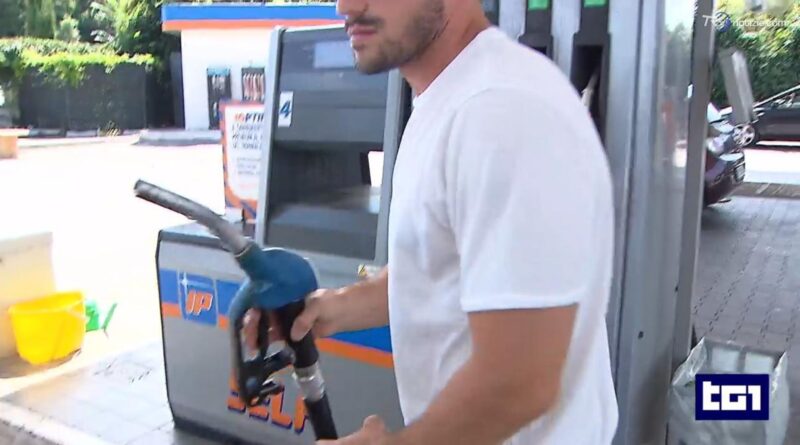 Extraprofitti sui carburanti: l'Italia chiede una tassa Ue per evitare asimmetrie