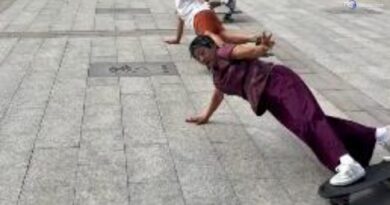 Tre generazioni sullo skateboard conquistano il web: la nonna di 65 anni è una star