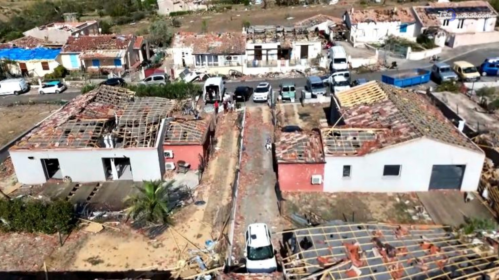La furia del tornado devasta il sud della Francia: le immagini dal drone