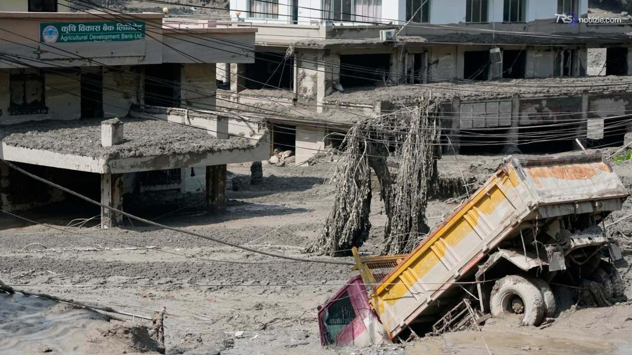 Alluvione Nepal-Tibet, mille dispersi